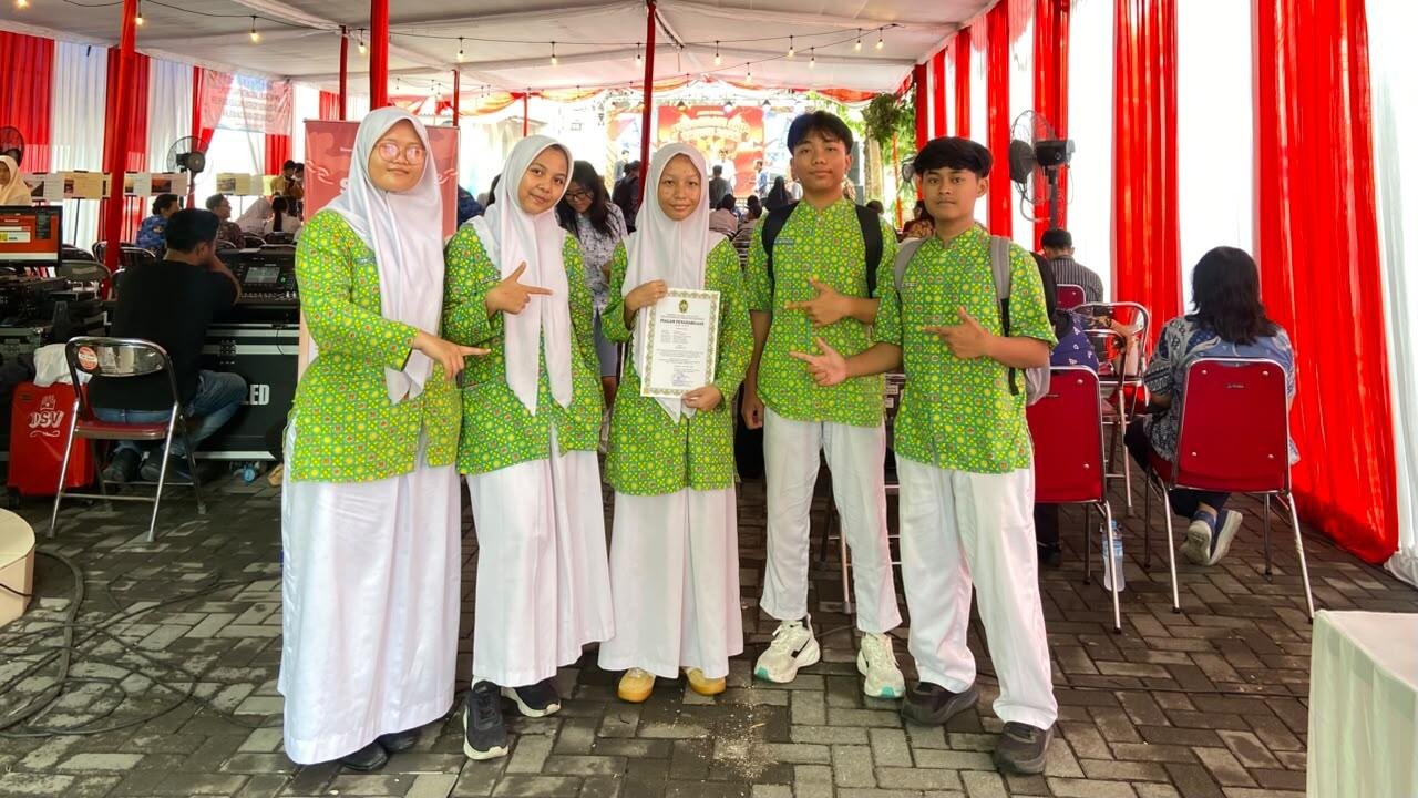 Murid MAN 1 Yogyakarta Unjuk Kreativitas di Ajang Mural dan Fotografi Hari Sumpah Pemuda