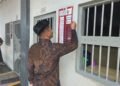 Pastikan Administrasi Pengamanan Tertib, KPR Rutan Bengkulu Laksanakan Pemeriksaan Papan Sterek