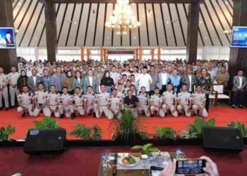Tak Sekadar Ilmu Pertanahan, Rocky Gerung Nilai Taruna/i Politeknik Agraria STPN Belajar Banyak Disiplin Ilmu 2 b694f2c4 b8f7 4f5e 8644 6345eb4c7a30 11zon