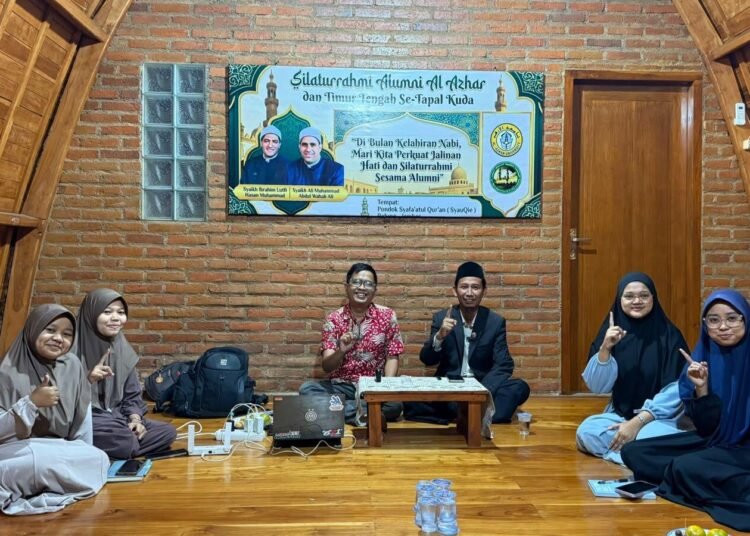 Dari Ayam Keroyok hingga LinkedIn, Silaturahmi di Pesantren SyauQie Jember Berlanjut Jadi Diskusi Branding Pesantren 5 pesantren branding media sosial